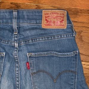 Levi High Rise Skinny Jeans